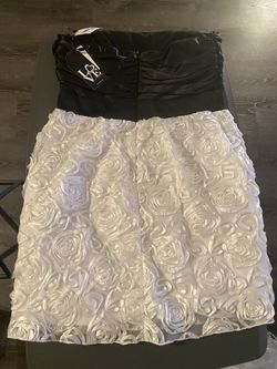 Juniors Black and White Flower Dress