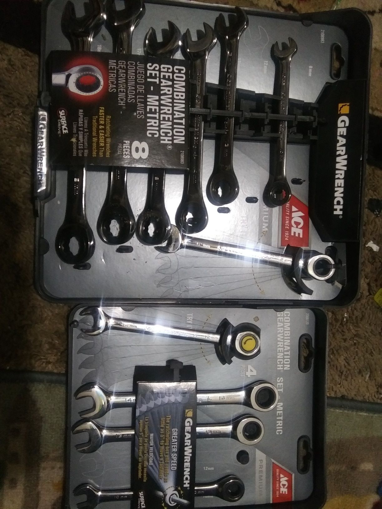 12pc Gearwrench brand ratcheting wrench set. Brand new