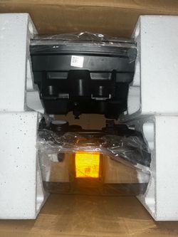 New Aftermarket Headlight Assembly Set (Pair)