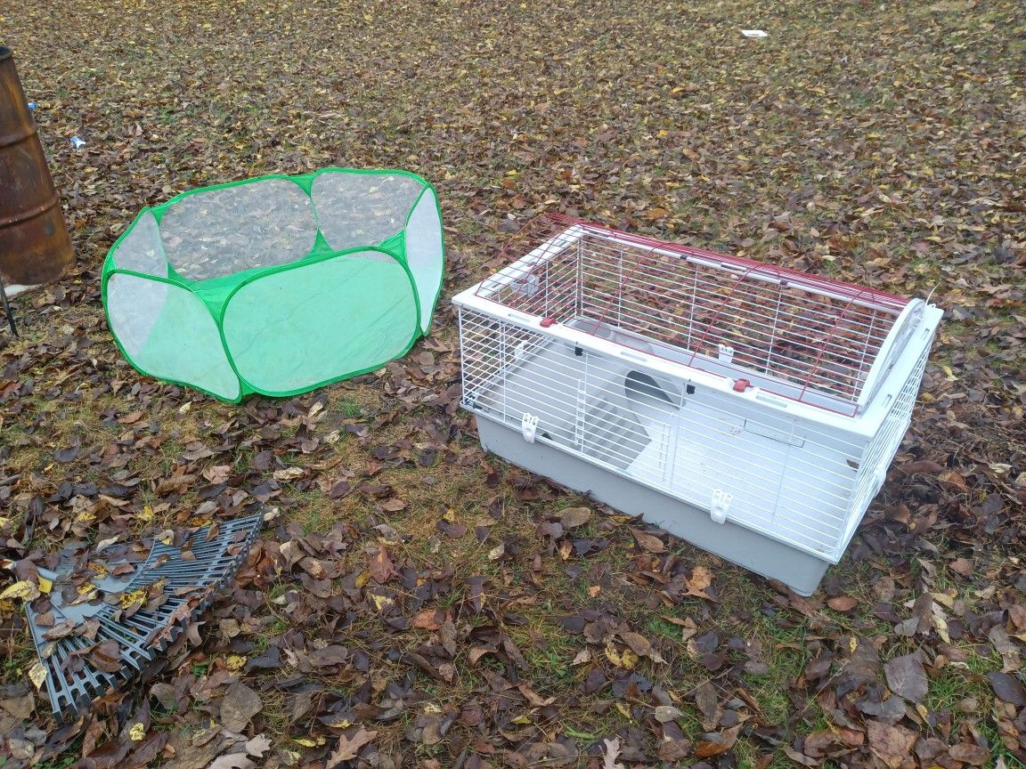 Living World Branded Animal Cage