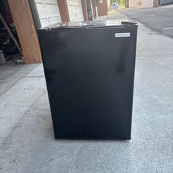 Insignia Mini Fridge - Black - Like New 