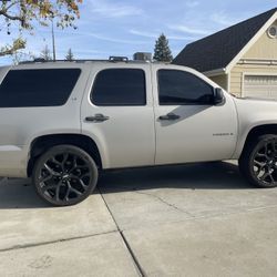 08 Chevy Tahoe