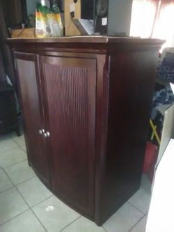 Armoire Entertainment/Wardrobe