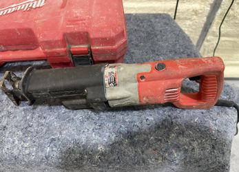 Milwaukee Sawzall Reciprocating Saw In Case