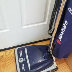 NEW cond COMMERCIAL SANITARE HEAVY DUTY VACUUM WITH AMAZING POWER SUCTION  , WORKS EXCELLENT  , IN THE BOX 