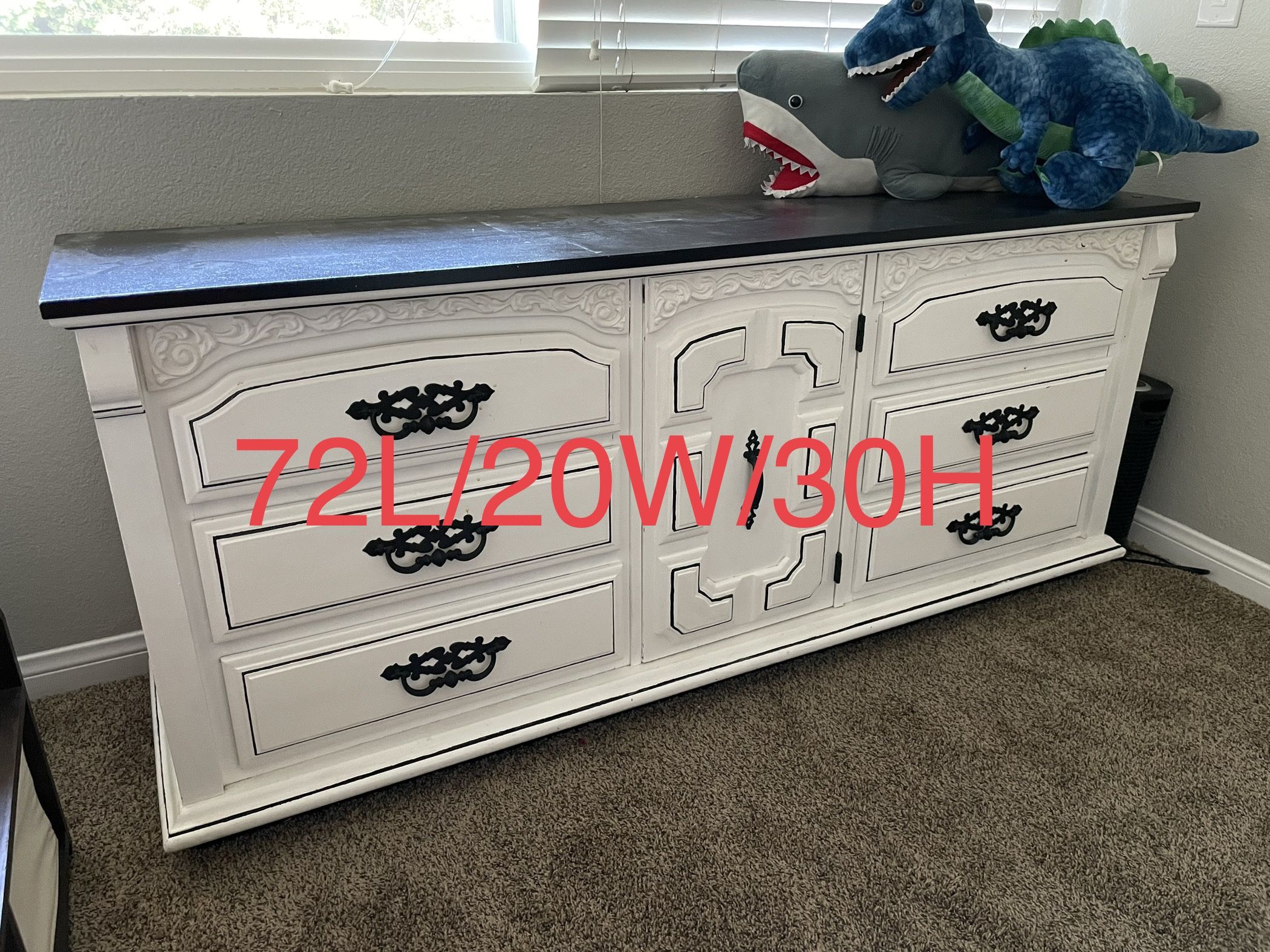 Dresser