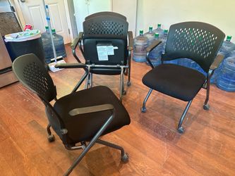 4 Rolling Nesting Chairs w Arms