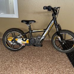 Voltaic Lion Pro 16" Kids Electric Dirt Bike, Black