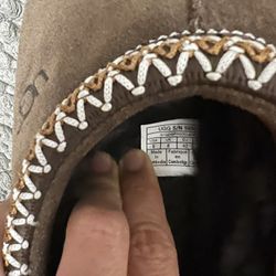 New Ugg Women Slip-on Size 7.5-8.5