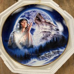 Collector Plate Maiden of the White Wolves