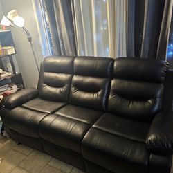 Black Leather Recliner Sofas Very Good Condition 