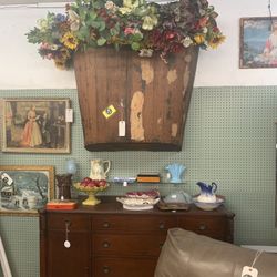 Gigantic wall pocket