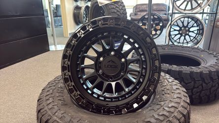 DEAL!!! $1680 Wheels And Tires Lock Offroad Mojave 17x9 +0 Black With Pathraider ATX 33x12.50R17 Tires
