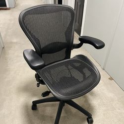 Herman Miller Aeron Size B fully loaded (Newer Models)