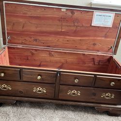 Vintage Lane Cedar Chest