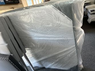 CALI KING 12” MEMORY FOAM MATTRESS- BRAND NEW