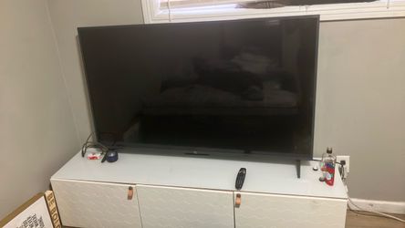 65 inch LG smart tv , with mouse remote! 250$!