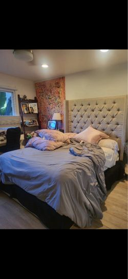 Queen bed with high back and 4 drawers plus free mattress