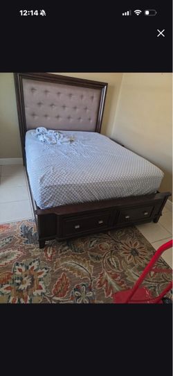 Queen bed
