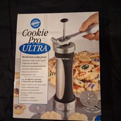 Wilton Kitchen Wilton Cookie Pro Ultra Cookie Press