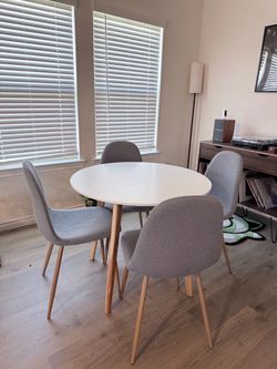 Dining set with 4 chairs