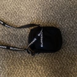 Supreme Shoulder Bag 