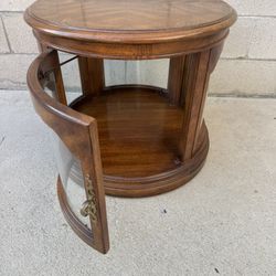 Nice Set Of End Tables - Vintage 