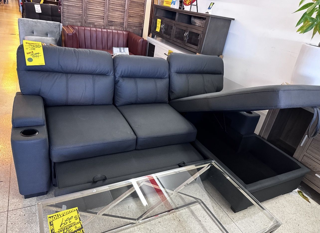 Nearly New 3-Seat Sleeper Sofa Sectional with Storage! 🛋️
