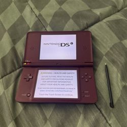 Nintendo DSI XL
