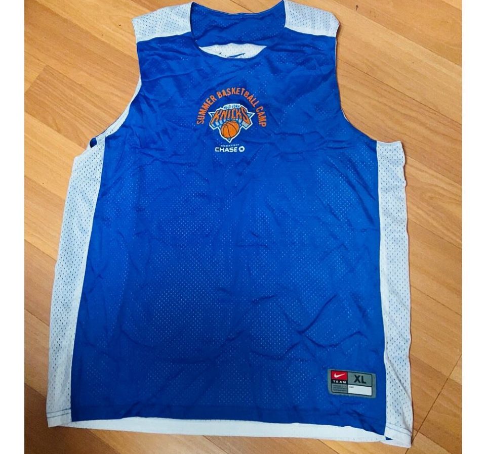 NIKE NEW YORK KNICKS MENS SUMMER BASKETBALL CAMP REVERSIBLE JERSEY SIZE XL