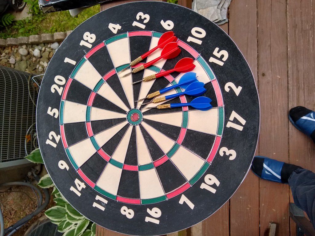 2 in 1 Dart Game with 6 Brass Darts 18"x 1" New
