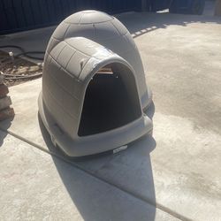 Medium Dog (50lb) Igloo Dog House