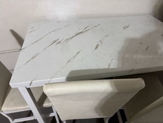 Table with 4 Chairs