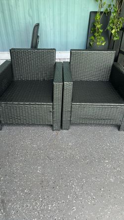 Sillas de patio solo les falta sus cojines