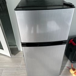 4.3 Cubic Ft Insignia Mini Fridge With Freezer In Stainless, Barely Used! 