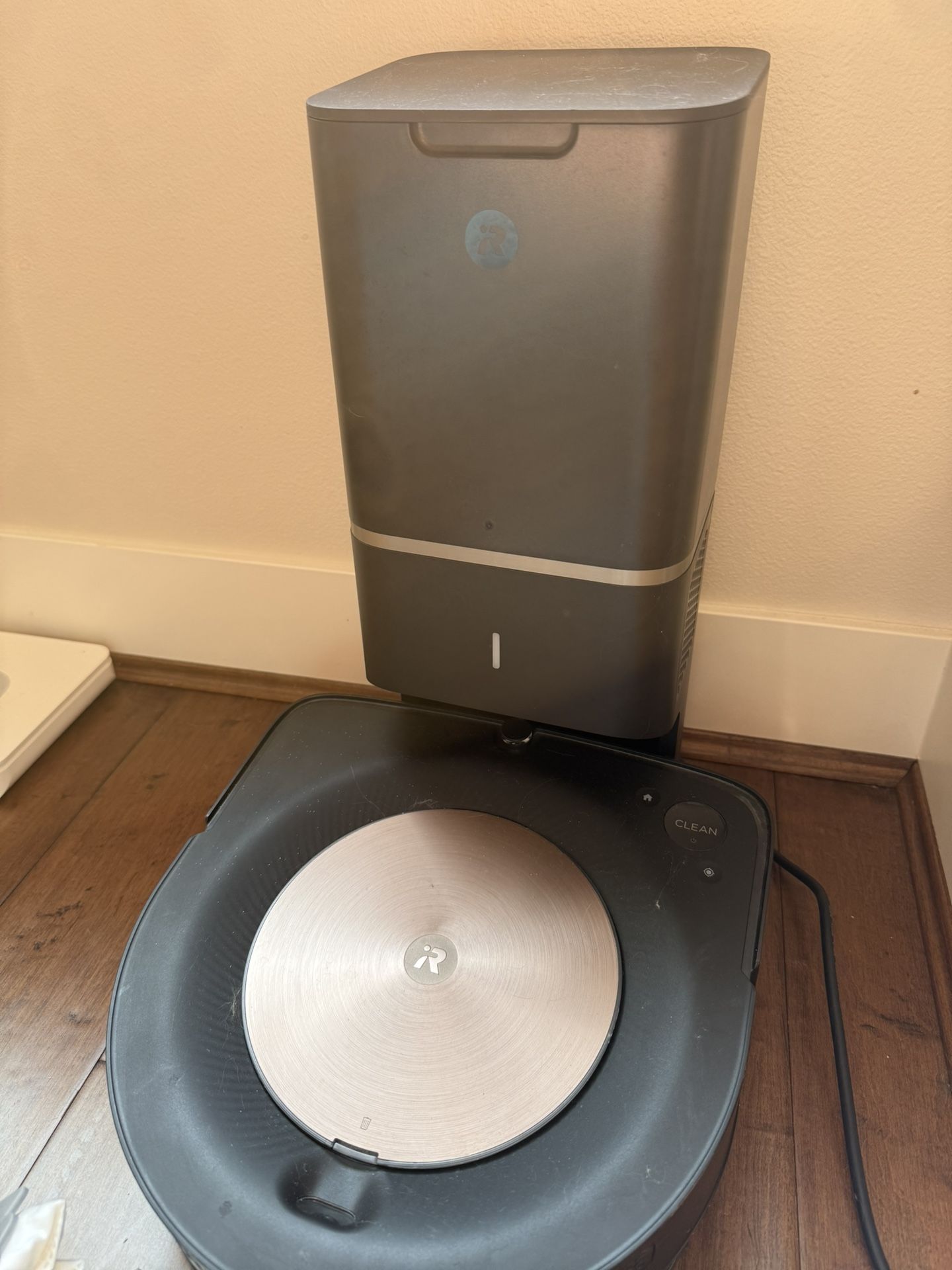 Robot Vacuum Cleaner And Mop: iRobot Roomba S9+ and Braava jet M6