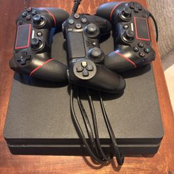 PS4 + 3 Controller + 7 Games