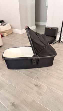 Portable bassinet