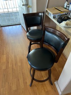 Set of 4 Swivel Bar Stools