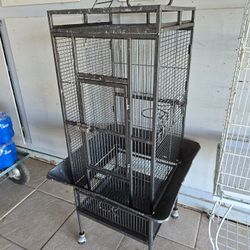 BIRD CAGES & BIRD STANDS