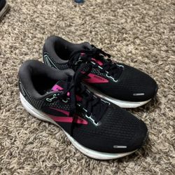 7.5 Woman’s Brooks Ghost 14 