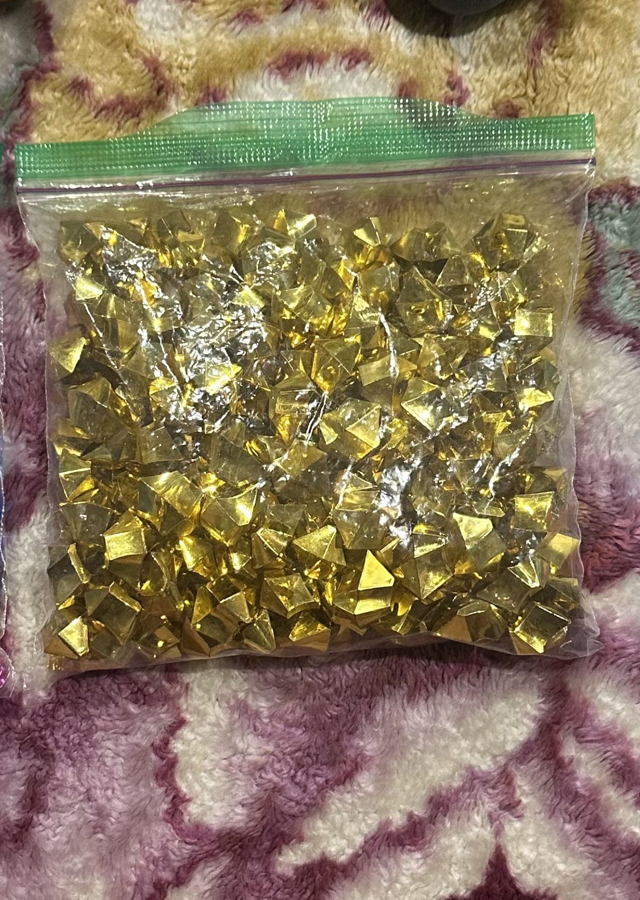 Sparkling Gold Acrylic Gemstones - 150 Pieces