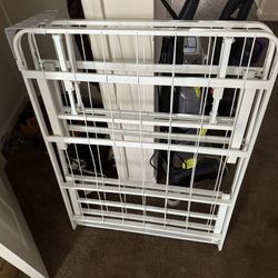 QUEEN BED FRAMES 
