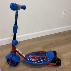 Toddler Spider-Man scooter like New 