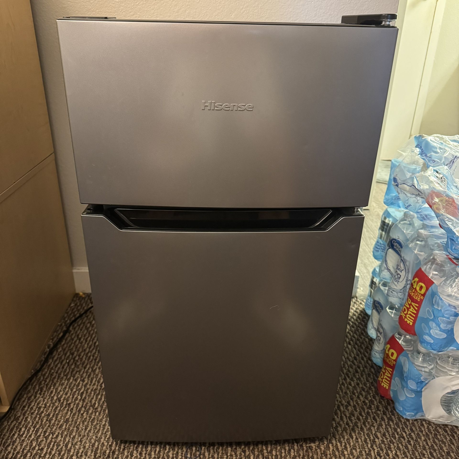 Hisense 3.2 cu.ft Mini-fridge Dual-Door With Freezer