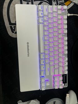 Steel series gaming keyboard ( white )