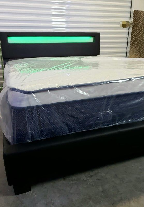 NEW QUEEN PILLOW TOP MATTRESS and BOX SPRING. Bed frame not included 👍