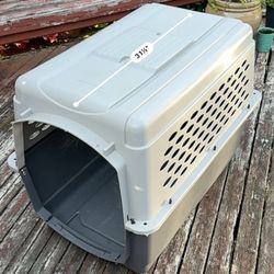 XL dog crate (metal gate not in pix but included) 