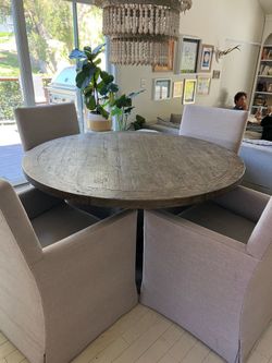 Round Dining table