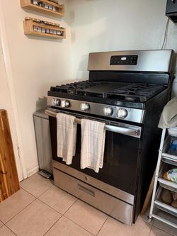 Gas stove/oven